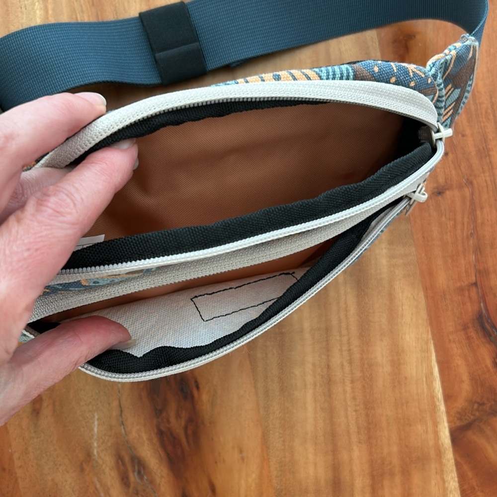 KAVU Geometric ClothBelt Bag Fanny Pack- Blue and Tan - Picture 5 of 7